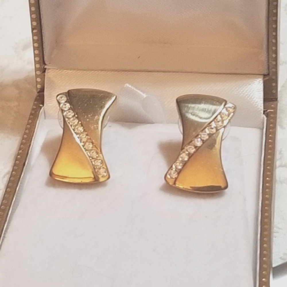 GIVENCHY Vintage crystal gold plated pierced earrings
